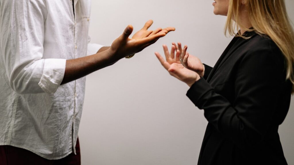 癇癪を起こしている様子