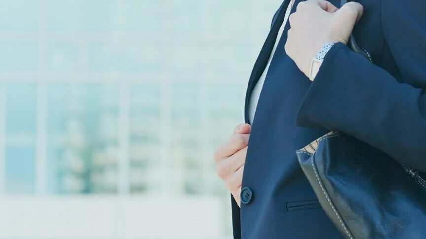 仕事をしている女性